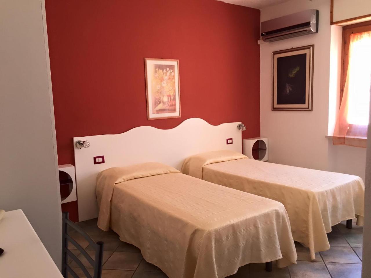 Hotel Sandalion Santa Teresa Gallura Eksteriør billede